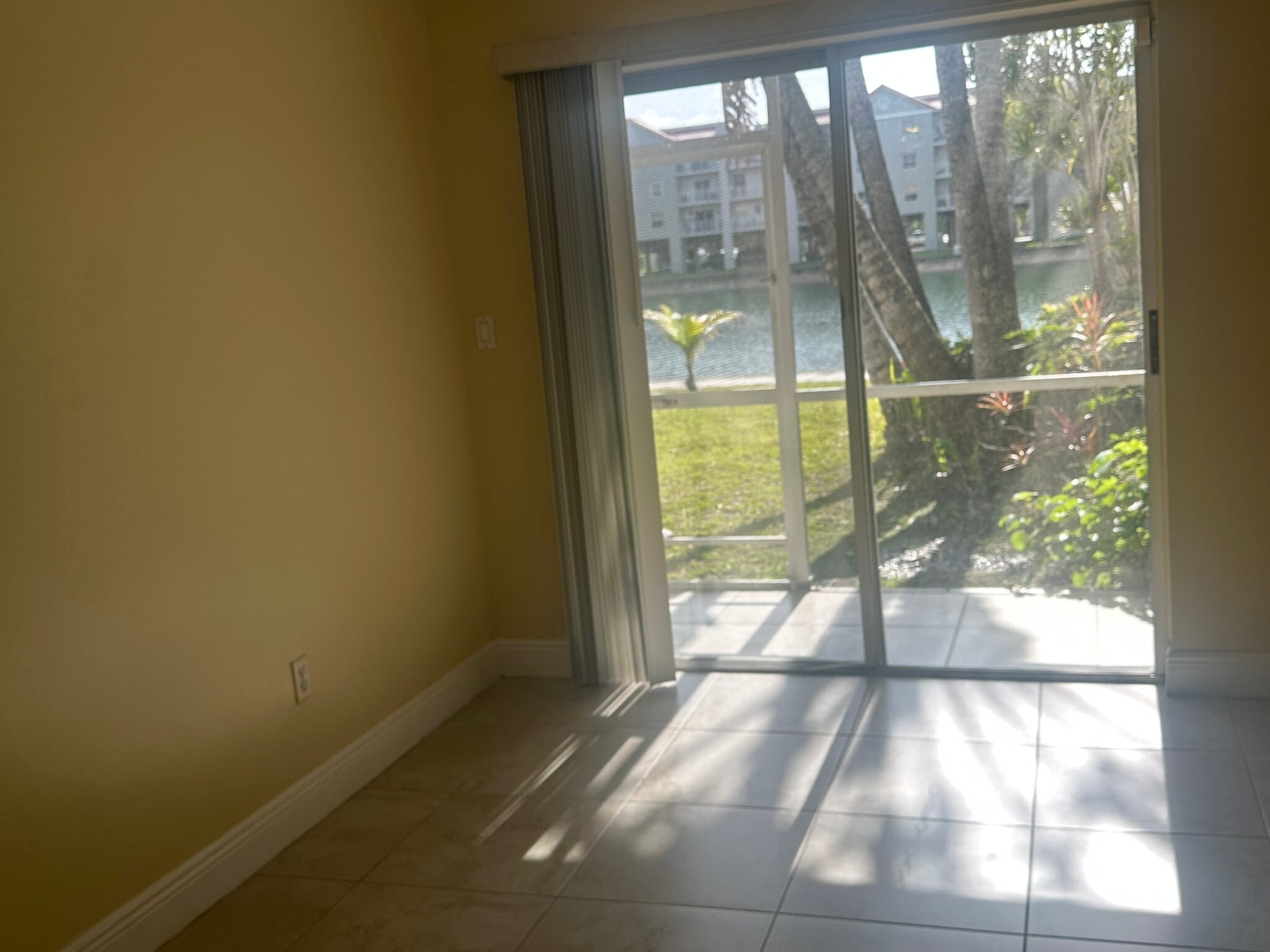 Living room - 21121 SW 85th Ave