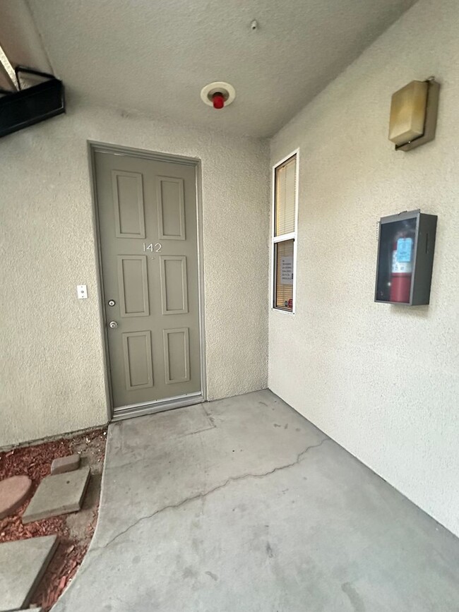 Building Photo - Gated West Lancaster Condo close to A V Co...