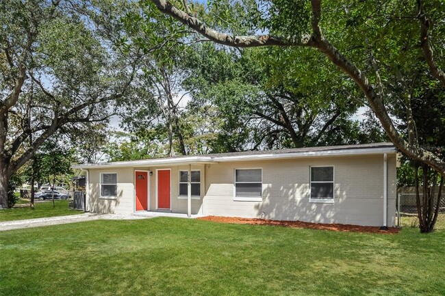 Building Photo - 4542 Tarpon Dr
