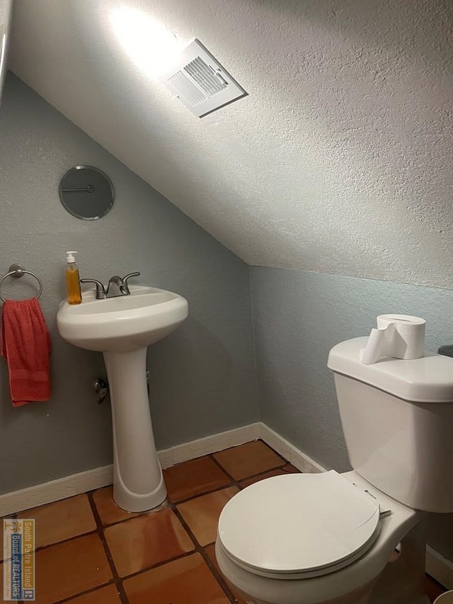 Building Photo - 921 Bass Ave