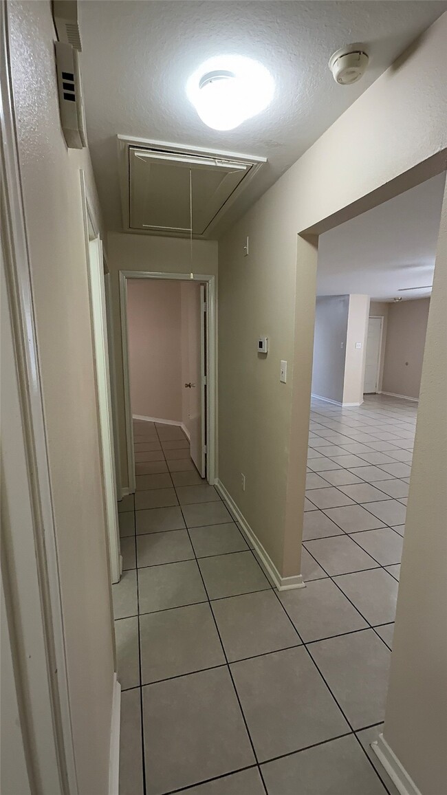 Building Photo - 1103 Laurel Chase Tr
