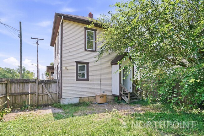 Building Photo - Beautifully renovated three bedroom home