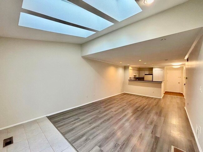 Building Photo - 781 Spinnaker Ct