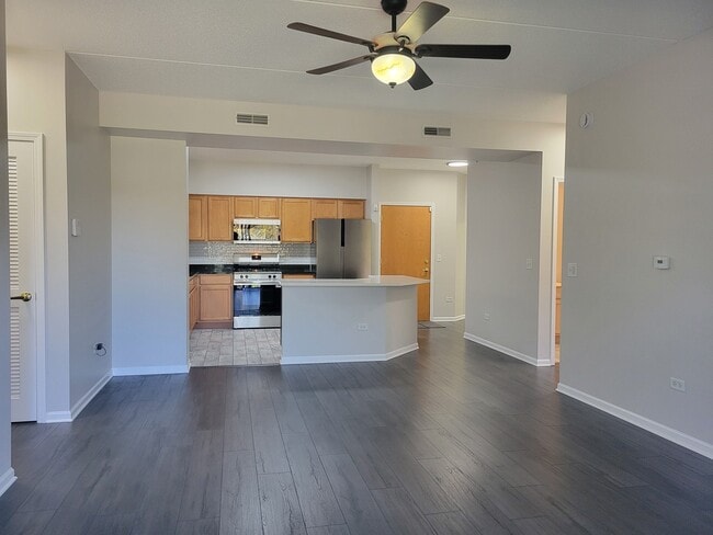 Building Photo - 3451 N Carriageway Dr