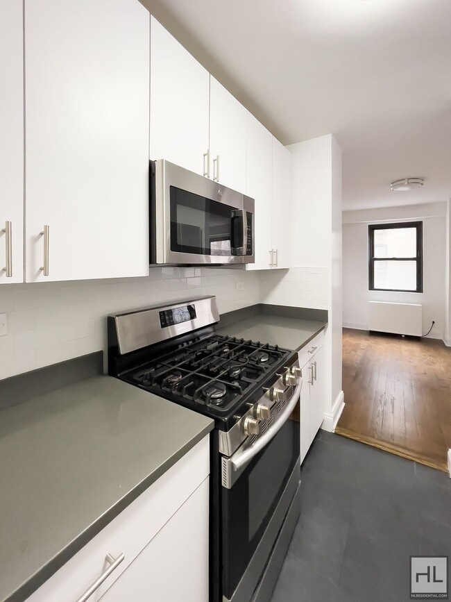 Building Photo - E 89 St