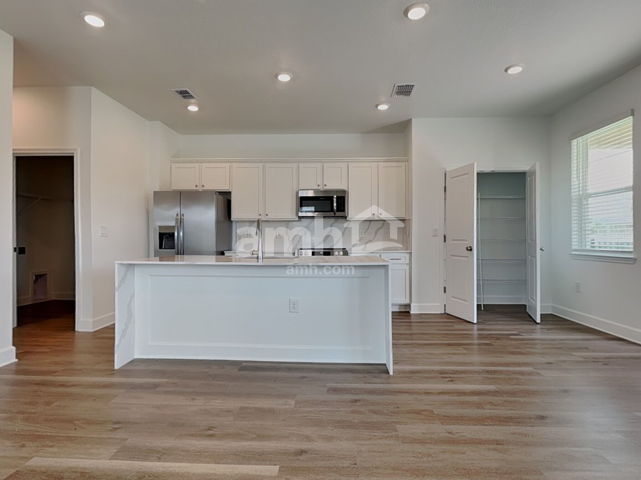 Building Photo - 16528 Cheyanne Ct