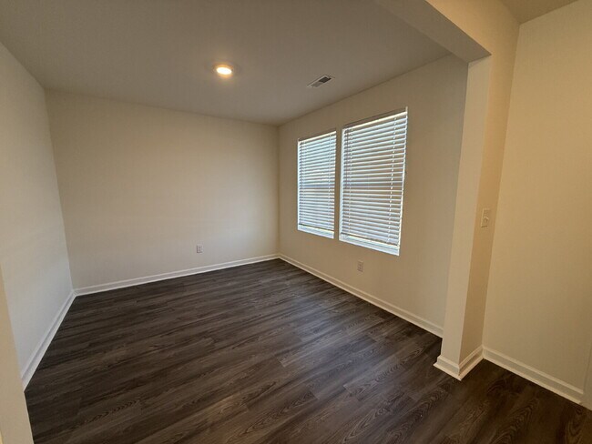 Building Photo - 112 Vulcan St