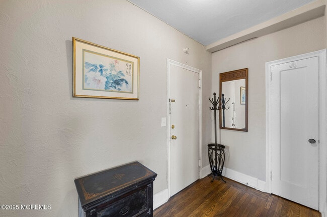 Building Photo - 400 Deal Lake Dr