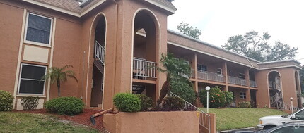Building Photo - "Charming 2-Bed, 2-Bath Condo in Largo wit...