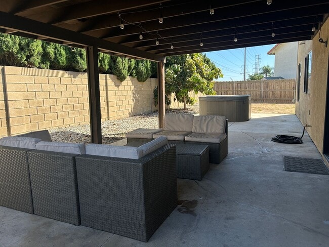 Building Photo - Spacious 4 Bed, 3 Bath for Rent - Westminster