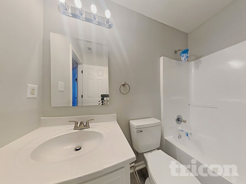 Building Photo - 3254 Blue Ash Ln