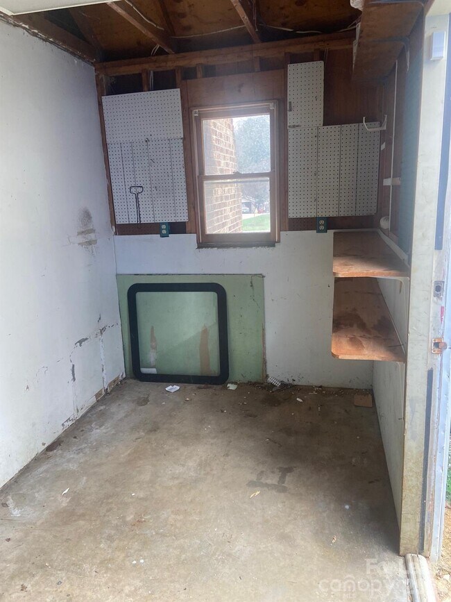 Building Photo - 6621 Pinta Ct