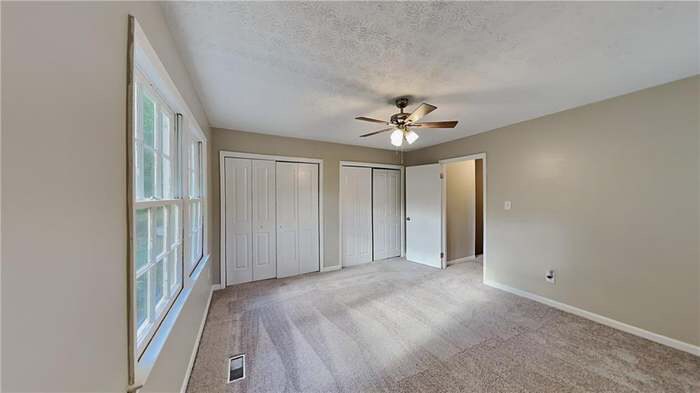 Building Photo - 321 Tarragon Way SW