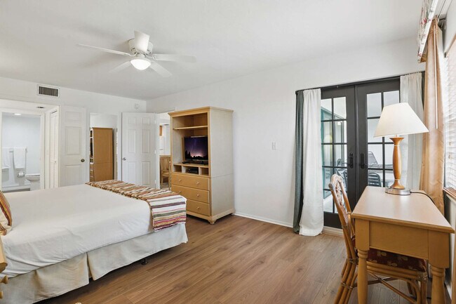 Building Photo - 600 Neapolitan Way