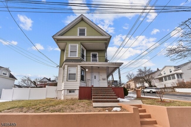 Building Photo - 437 Morrissee Ave