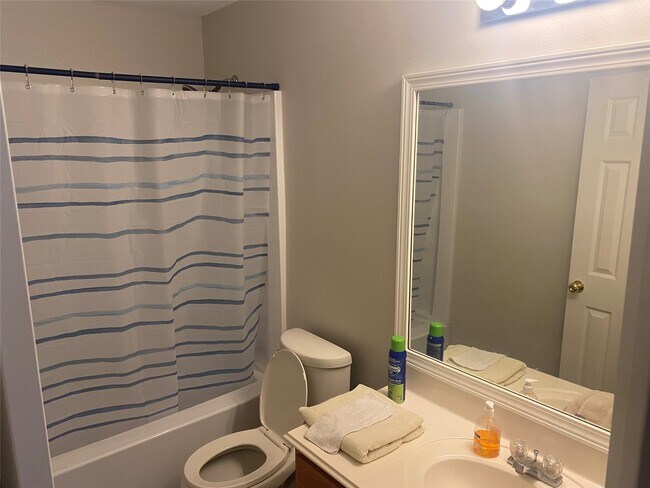 Building Photo - 15330 Geral Ln