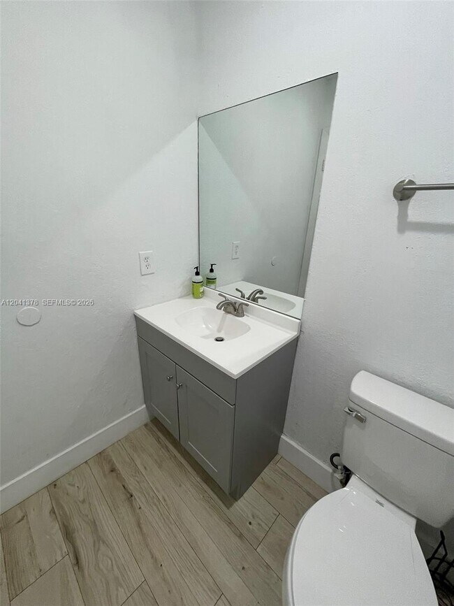 Building Photo - 2580 Coral Springs Dr