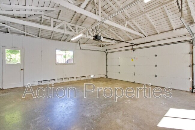 Building Photo - 86 Dalma Dr