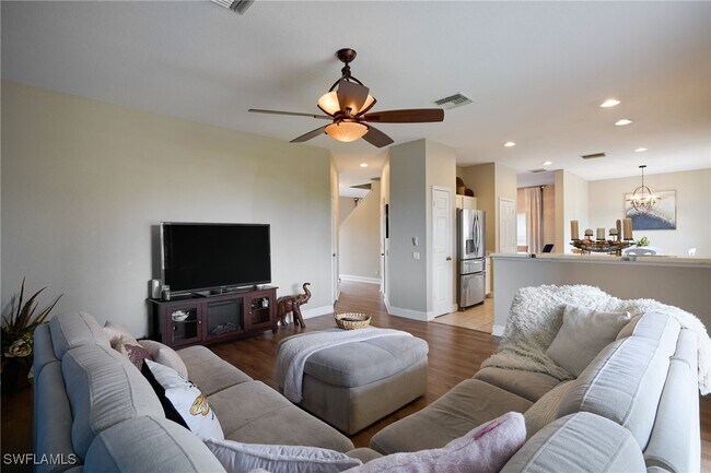 Building Photo - 2059 Willow Branch Dr