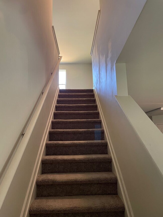 Building Photo - Beautiful 4 bed 3 bath home!