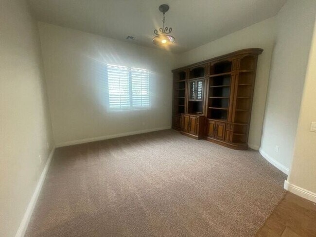 Building Photo - 3758 E Ember Glow Wy