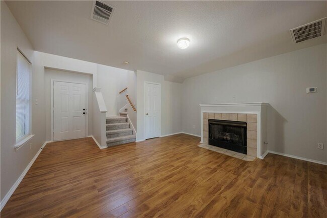 Building Photo - 2905 Rainy River Dr