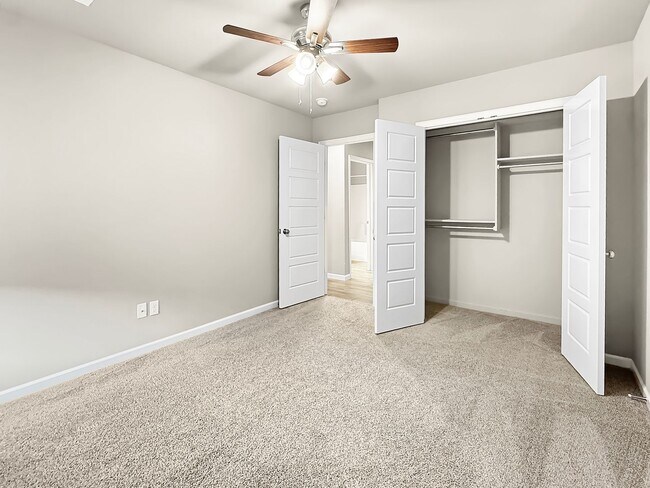 Building Photo - Stunning New Construction in Broken Arrow!