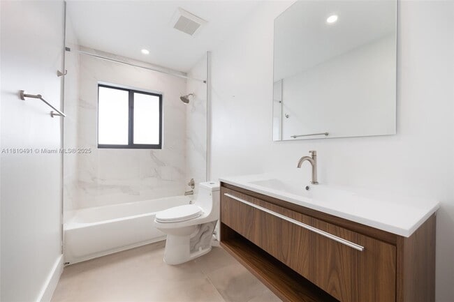 Building Photo - 8401 SW 142nd St