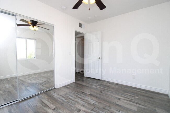 Building Photo - 1729 W Fairmount Ave