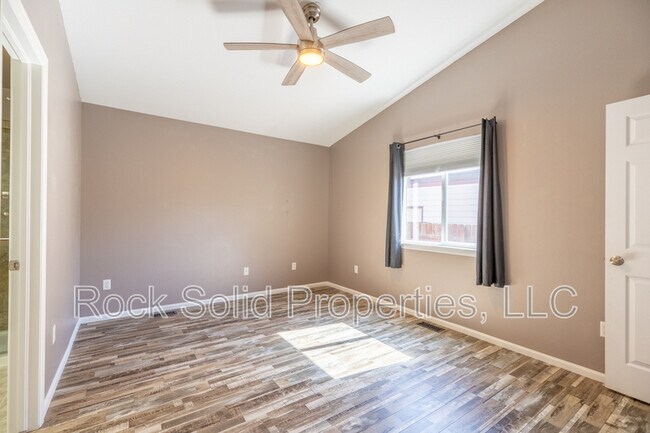 Building Photo - 1113 Banjo Ct