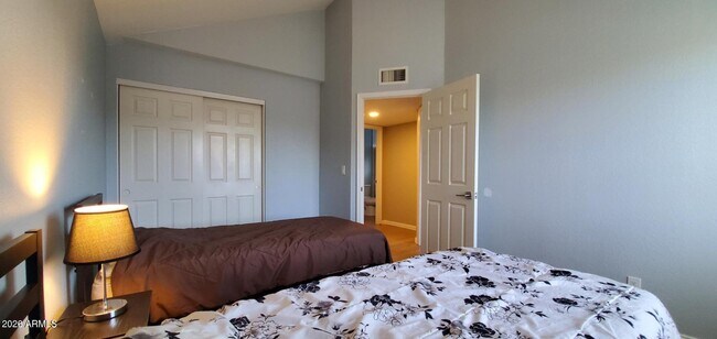 Building Photo - 1301 W Windrift Way
