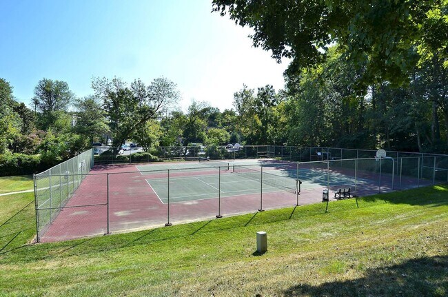 Building Photo - 1 Bed 1 Bath - Rockville Condo - Completel...