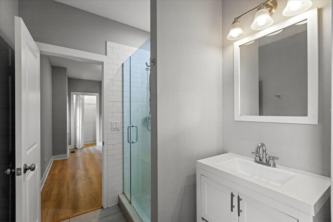 Building Photo - 3701 W Diversey Ave