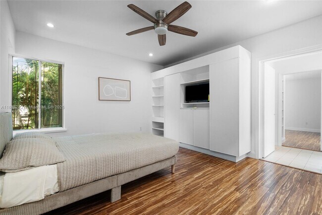 Building Photo - 5810 Maggiore St