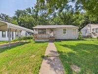 Building Photo - 810 S Woodland Ave