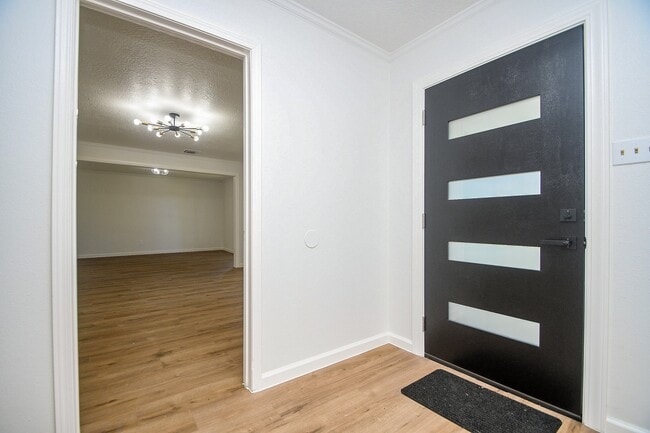 Building Photo - 7703 Braesridge Ct