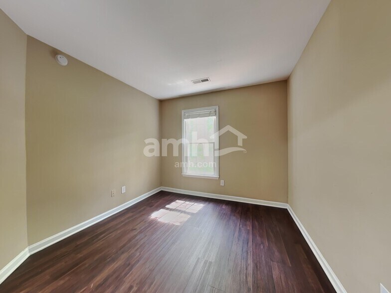 Building Photo - 4909 Heritage Woods Ct