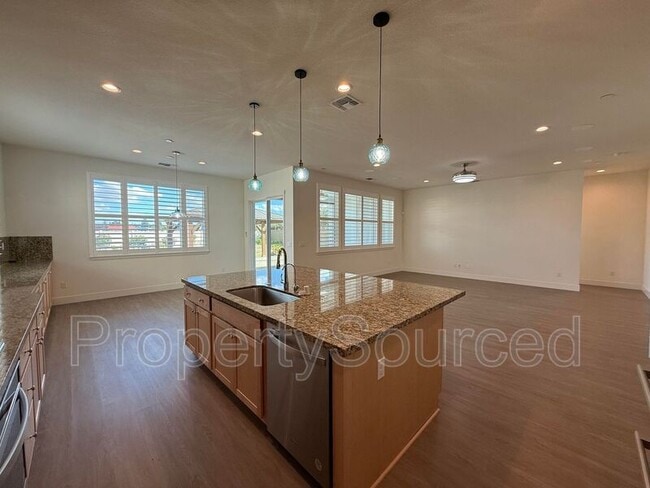 Building Photo - 1136 Crescent Ave