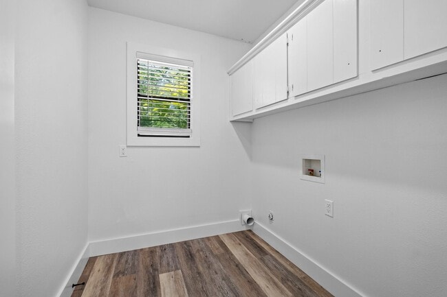 Building Photo - 4024 E Wagon Wheel Rd