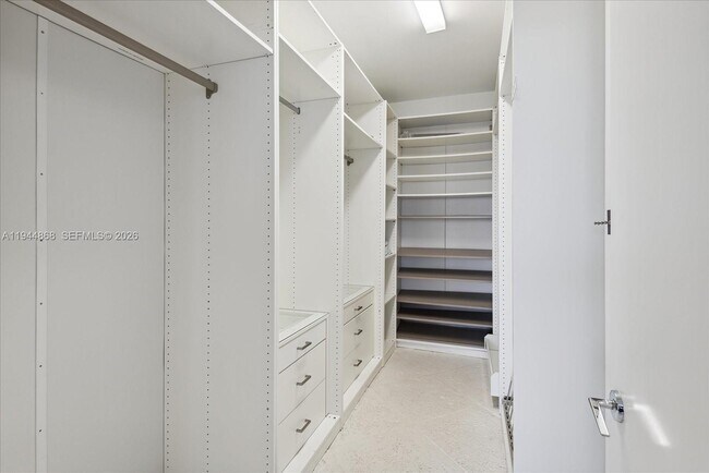 Building Photo - 791 Crandon Blvd