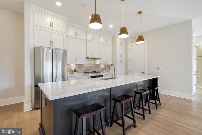 Building Photo - 23651 Havelock Walk Ter