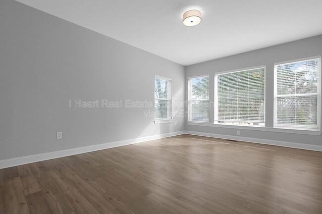 Building Photo - 7570 Dublin Rd