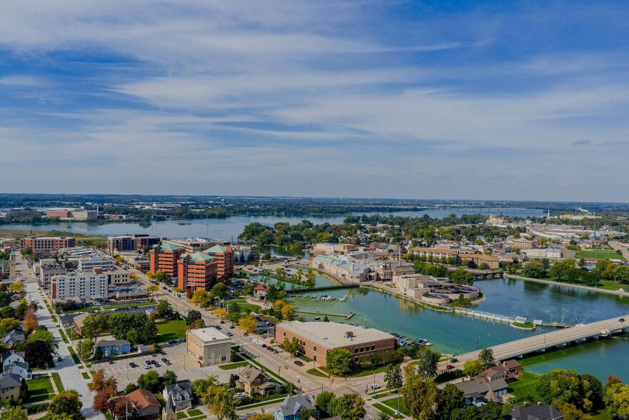 Building Photo - 125 W Wisconsin Ave