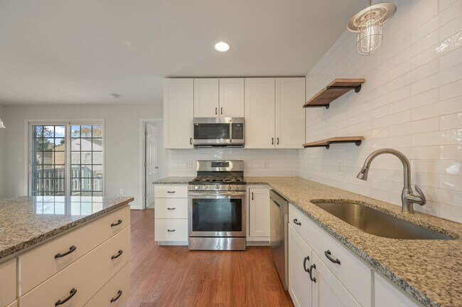 Building Photo - 12265 Willow Grove Rd