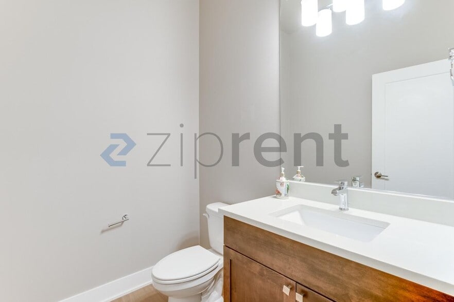 Building Photo - 24308 NE 24th St