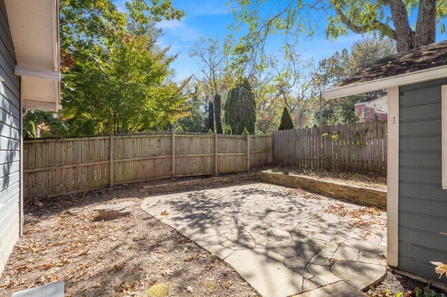 Building Photo - Charming Craftsman Home in Montford