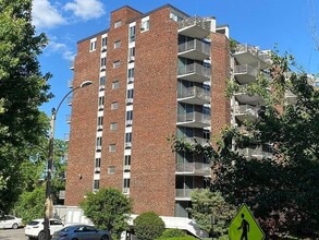 Building Photo - 19 Winchester St