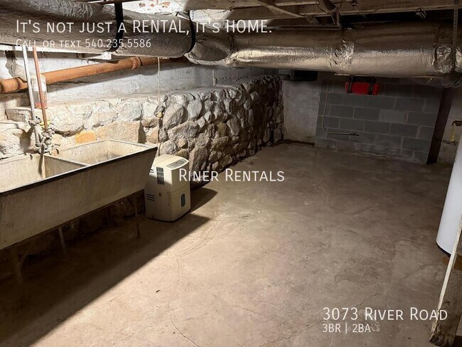 Building Photo - 3073 River Rd