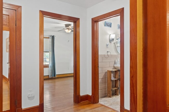 Building Photo - Brick 2-Bedroom Home Close to Farmville an...