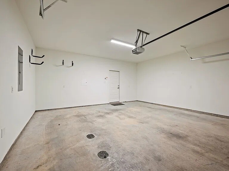 Building Photo - 1733 W Cantey St